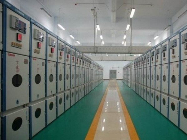 智能三相電量儀如何用于鋼鐵廠的用電監(jiān)測系統(tǒng)？